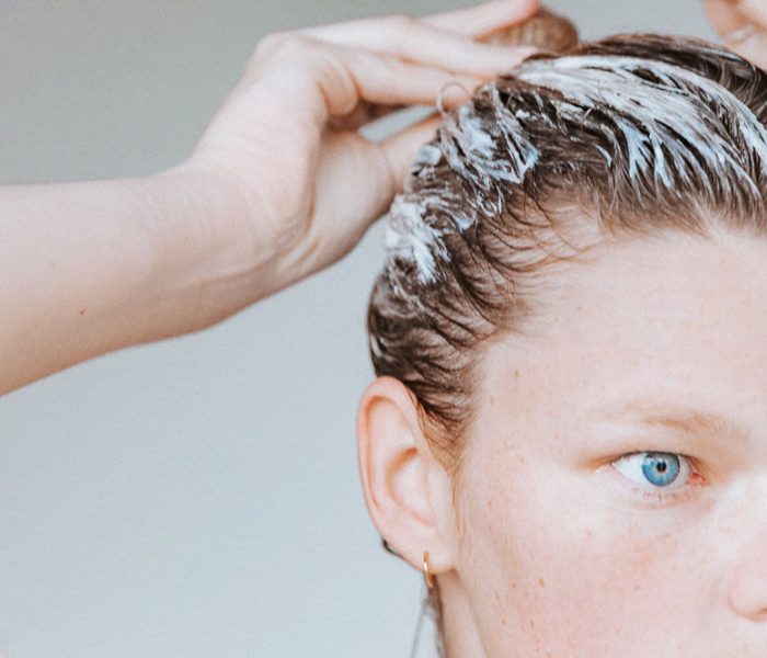 Vorteile des Kopfhautpeelings. Wie peelen Sie Ihre Kopfhaut richtig?